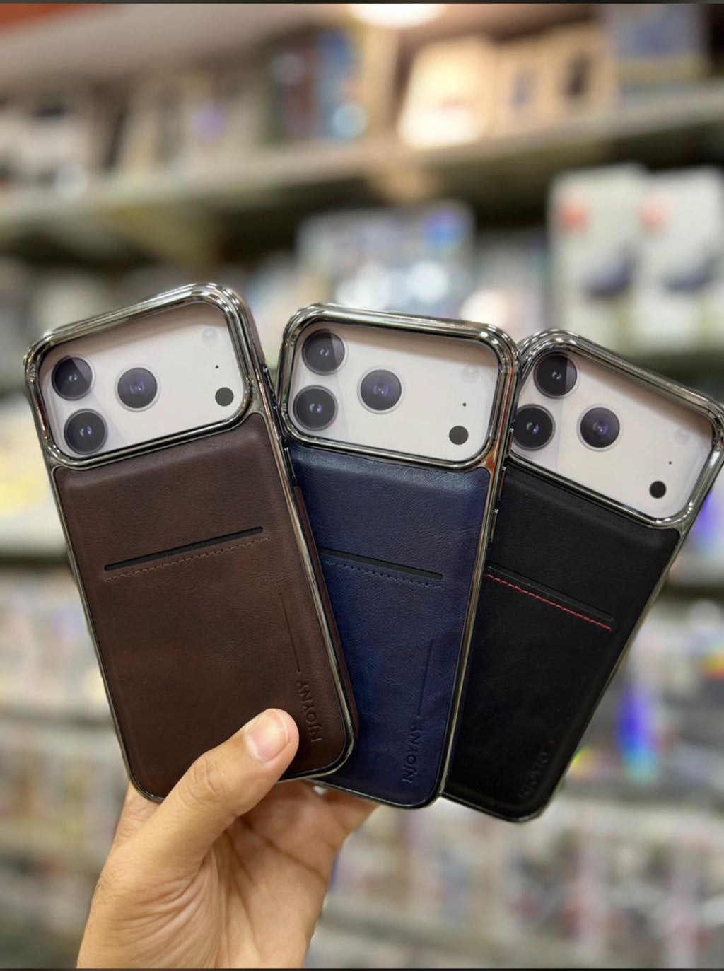 Leather Case With Card Holder – iPhone 17 Pro Max