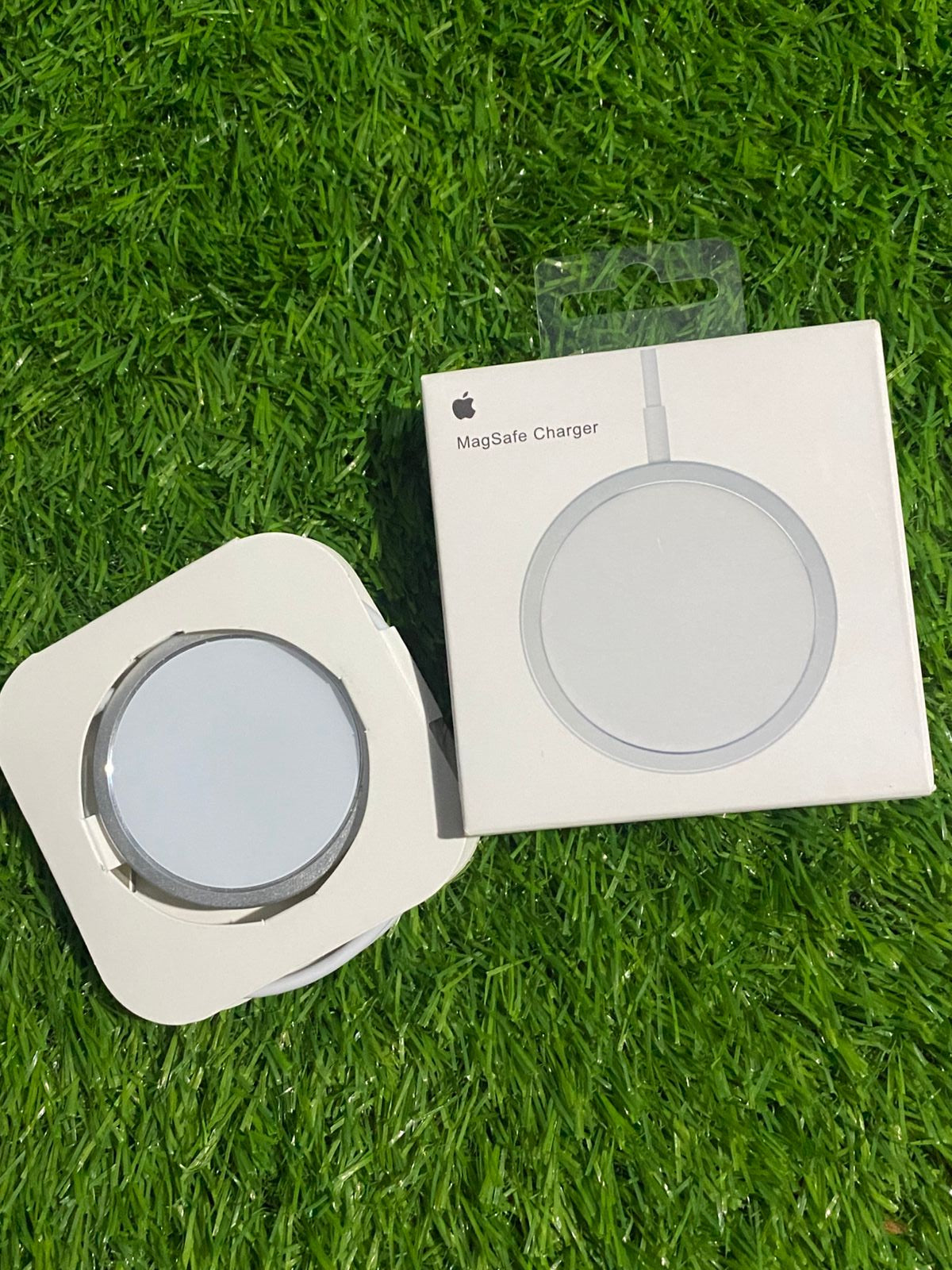 Iphone MagSafe Wireless Charger | Fast 20W Magnetic Charging | Safe & Steady Battery Health🔋